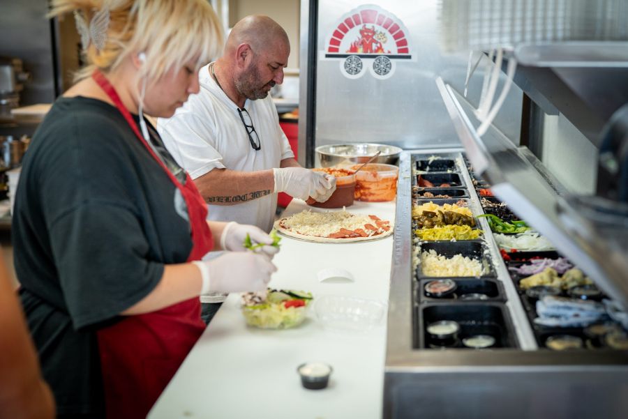 The Pizza Place in Norco Even Corporate Travelers Can’t Resist